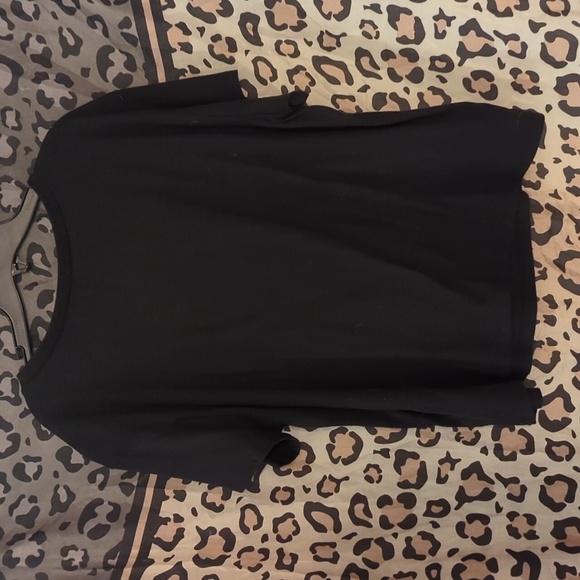 Torrid Size 2 Relaxed Fit T - Picture 4 of 4